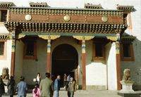 Gandan-Tempel, Haupteingang